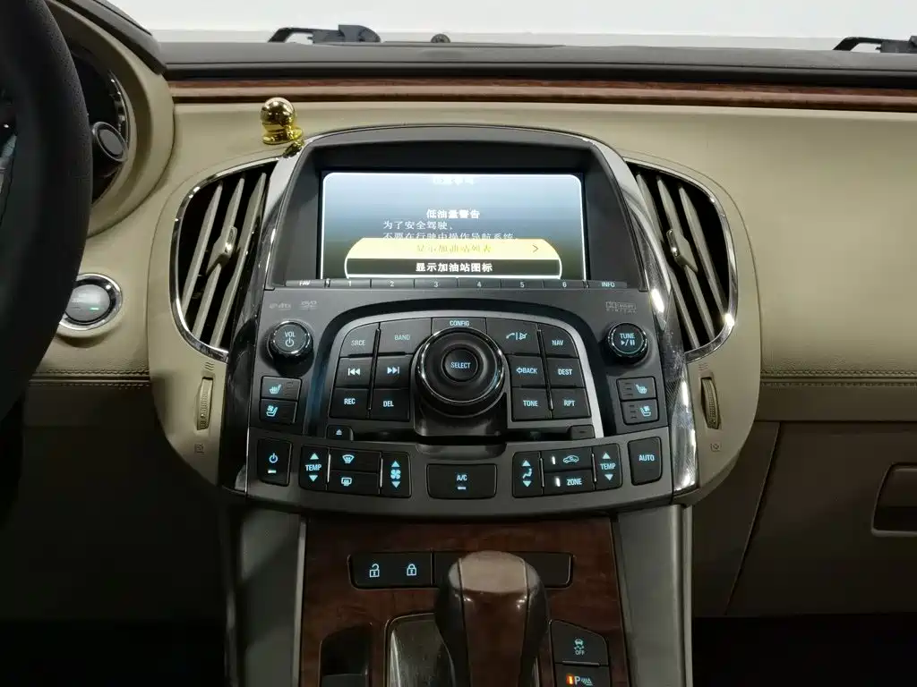 Фото 12 - Buick LaCrosse