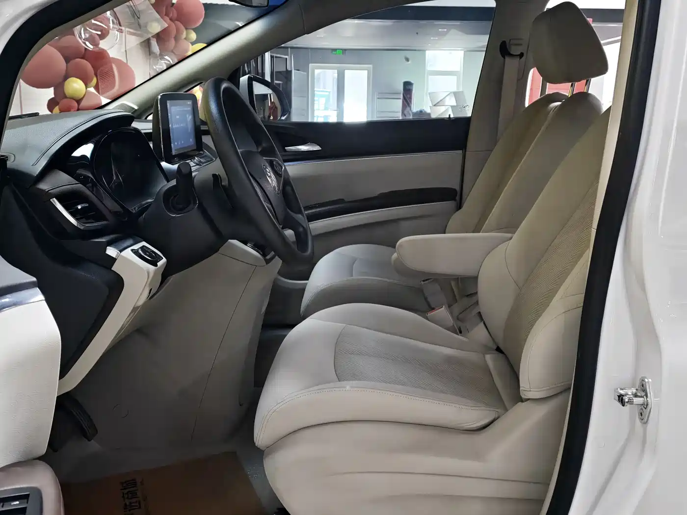 Buick GL8 2021 Land Business Class 652T Comfort фото 9