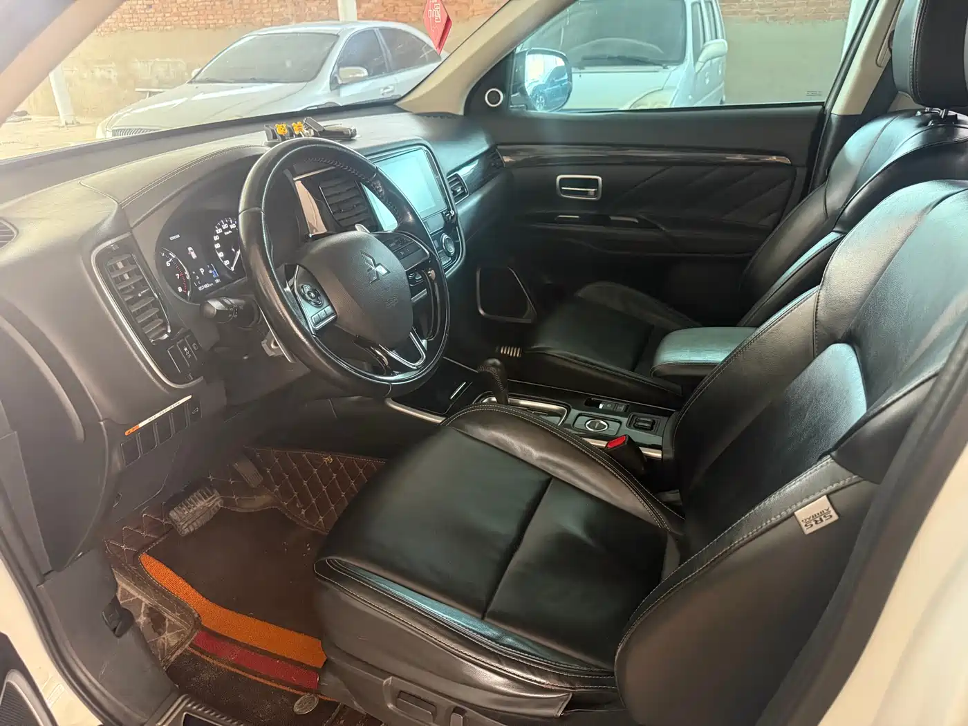 Mitsubishi Outlander 2019 2.4L 4WD Deluxe Edition 5-seater China V фото 4