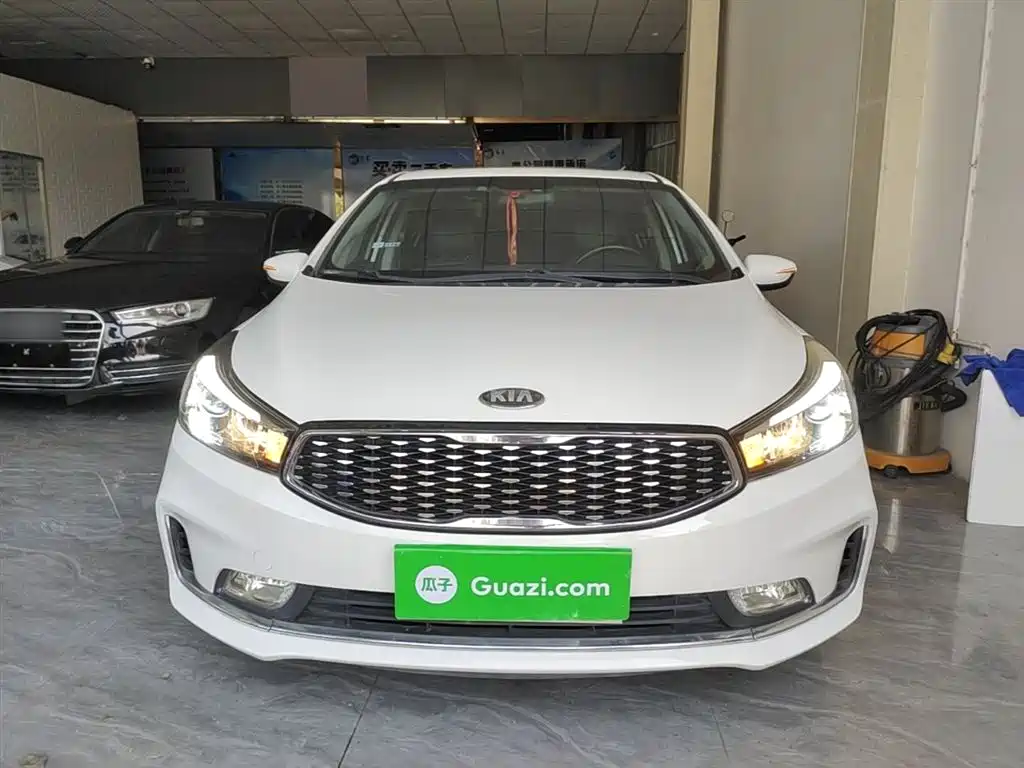 Kia K3 2017 1.6L Automatic 15th Anniversary Special GLS фото 3