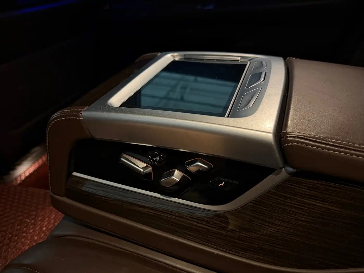 BMW 7 Series 2021 Model 730Li Luxury Package фото 20