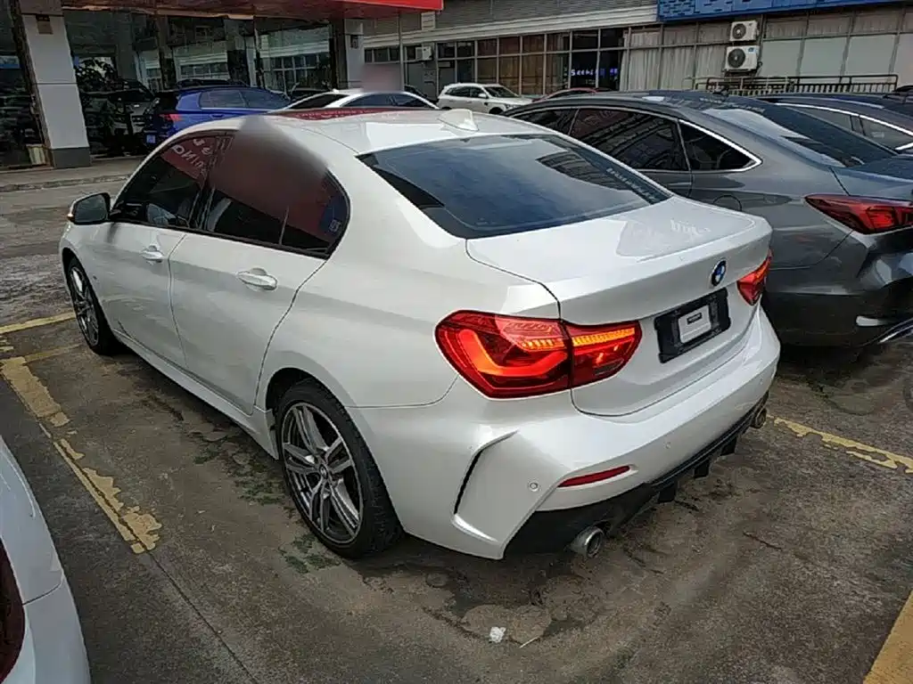 BMW 1 Series 2019 120i Leading M Sport Package фото 5