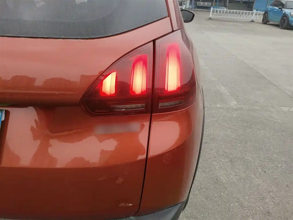 Peugeot 2008 2018 1.6L Automatic Fashion Edition фото 24