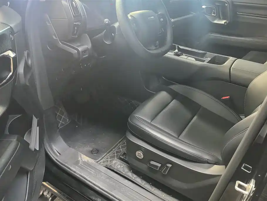 Haval Second-Generation Big Dog New Energy 2025 Hi4 102km Mid Edition фото 9