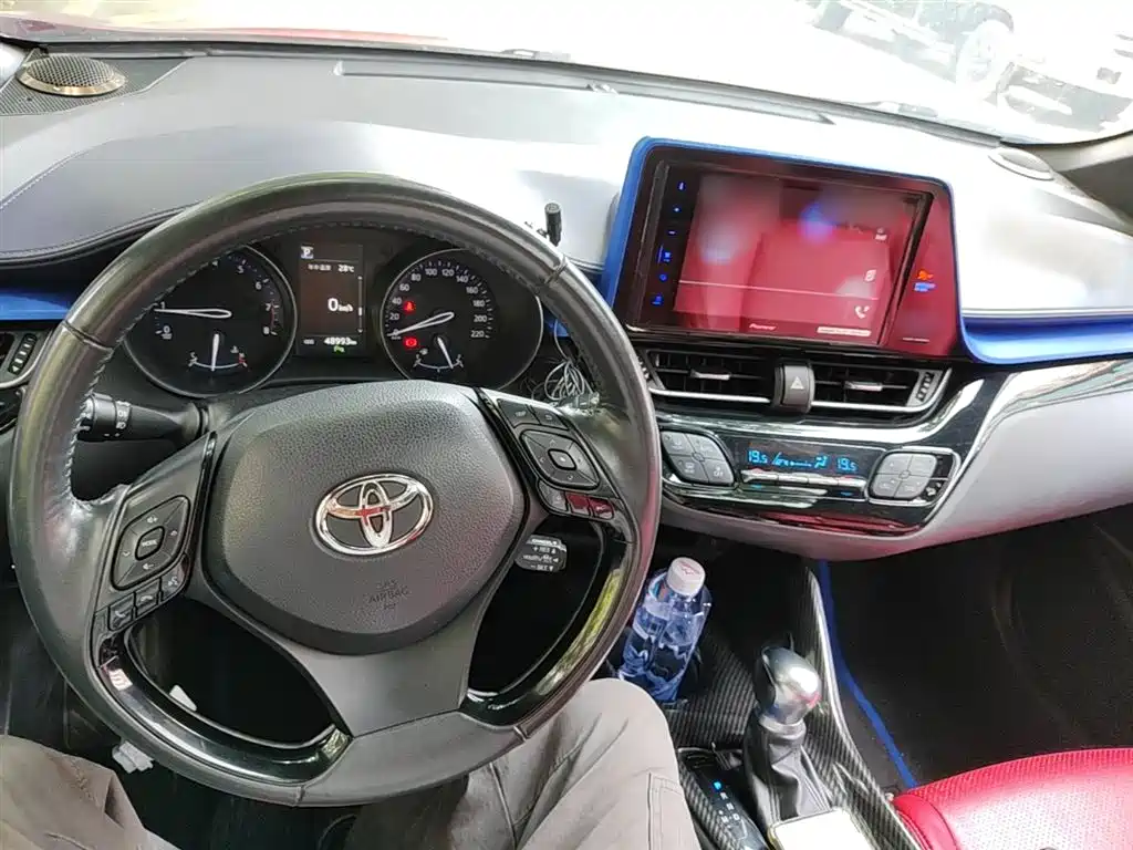 Toyota C-HR 2018 2.0L Luxury Sunroof Edition China VI фото 10