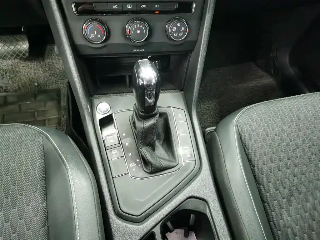 Volkswagen Tiguan L 2021 330TSI Automatic 2WD Comfort фото 6