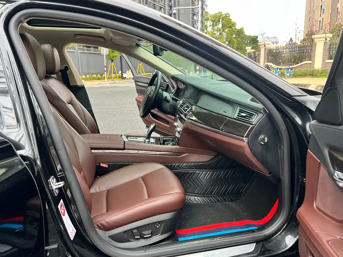 BMW 7 Series 2011 730Li Elegance фото 14