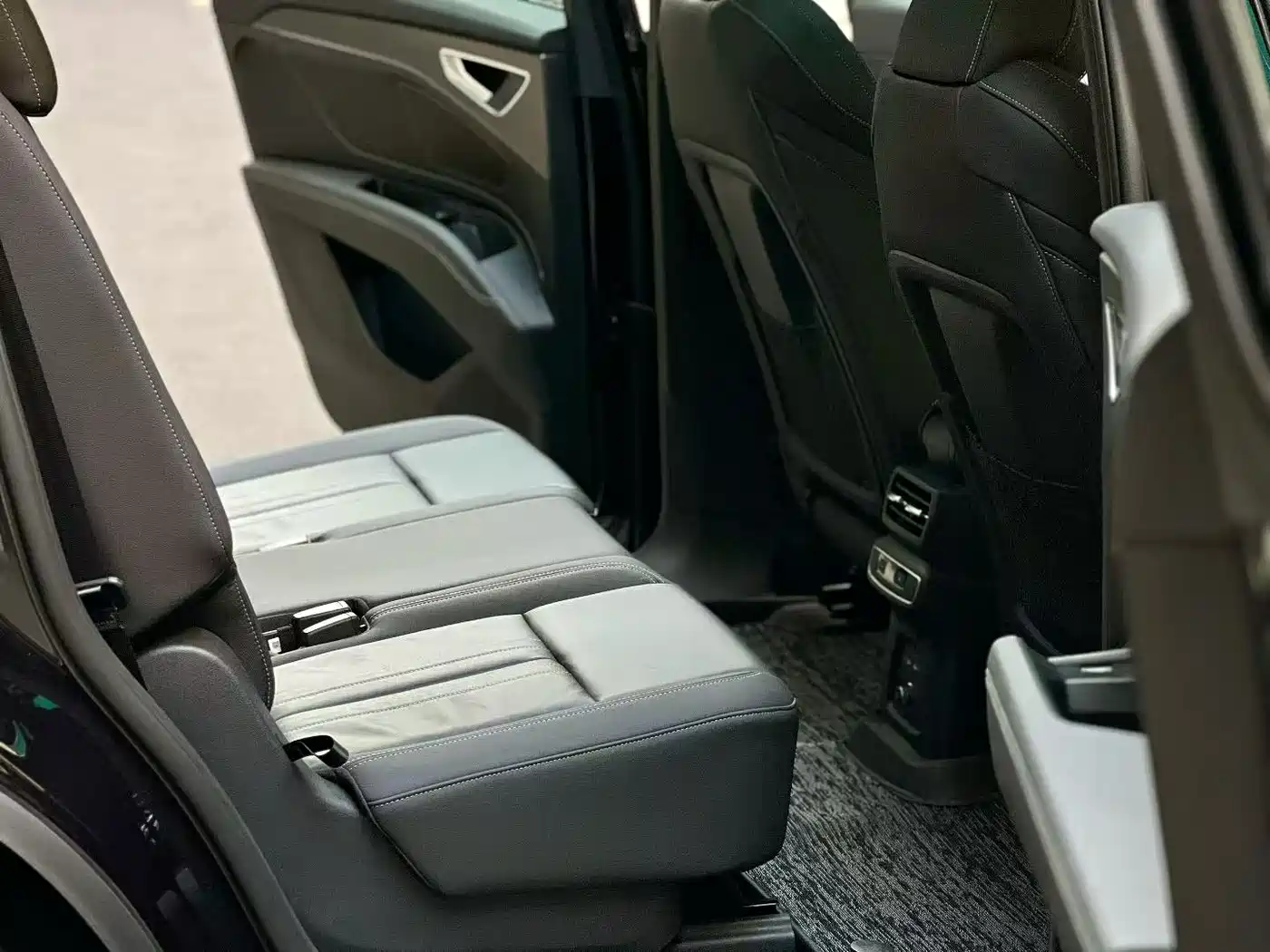 Audi Q5 e-tron 2023 40 e-tron Shining Edition Brocade Package фото 7