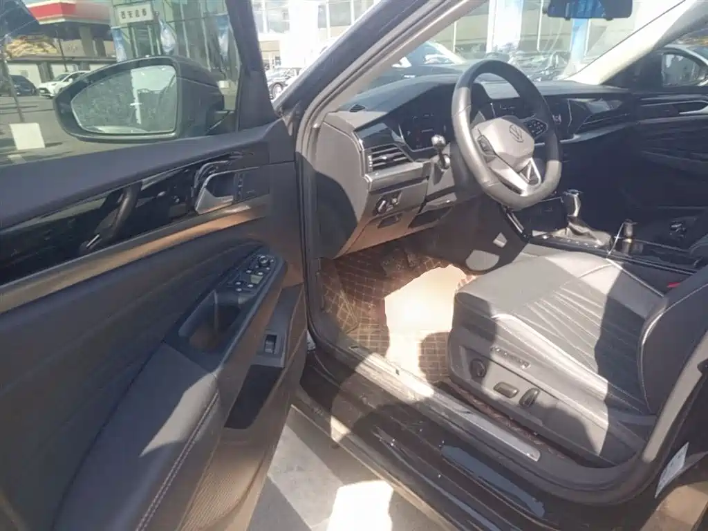 Volkswagen Passat 2023 380TSI Flagship Edition фото 23
