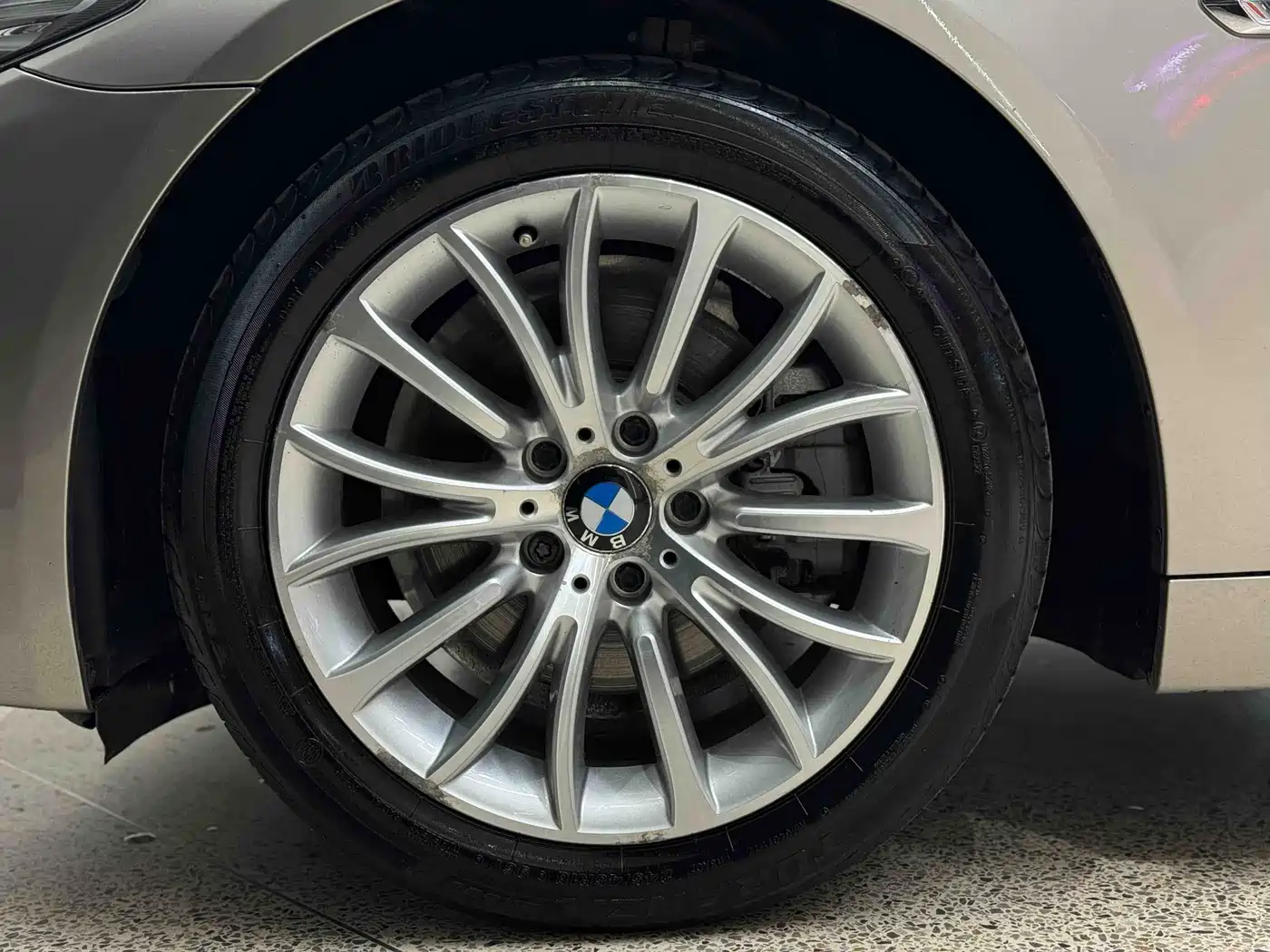 BMW 5 Series 2014 525Li Luxury Design Package фото 8