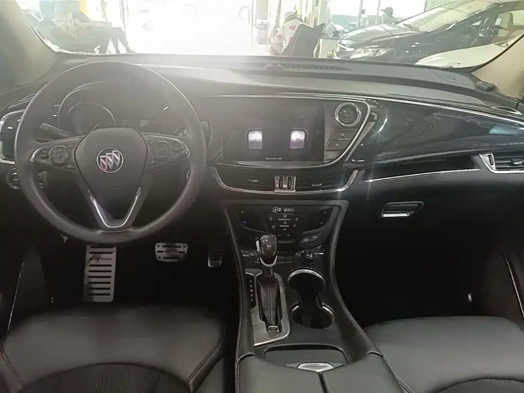 Buick Envision Plus 2017 20T FWD Premium фото 10