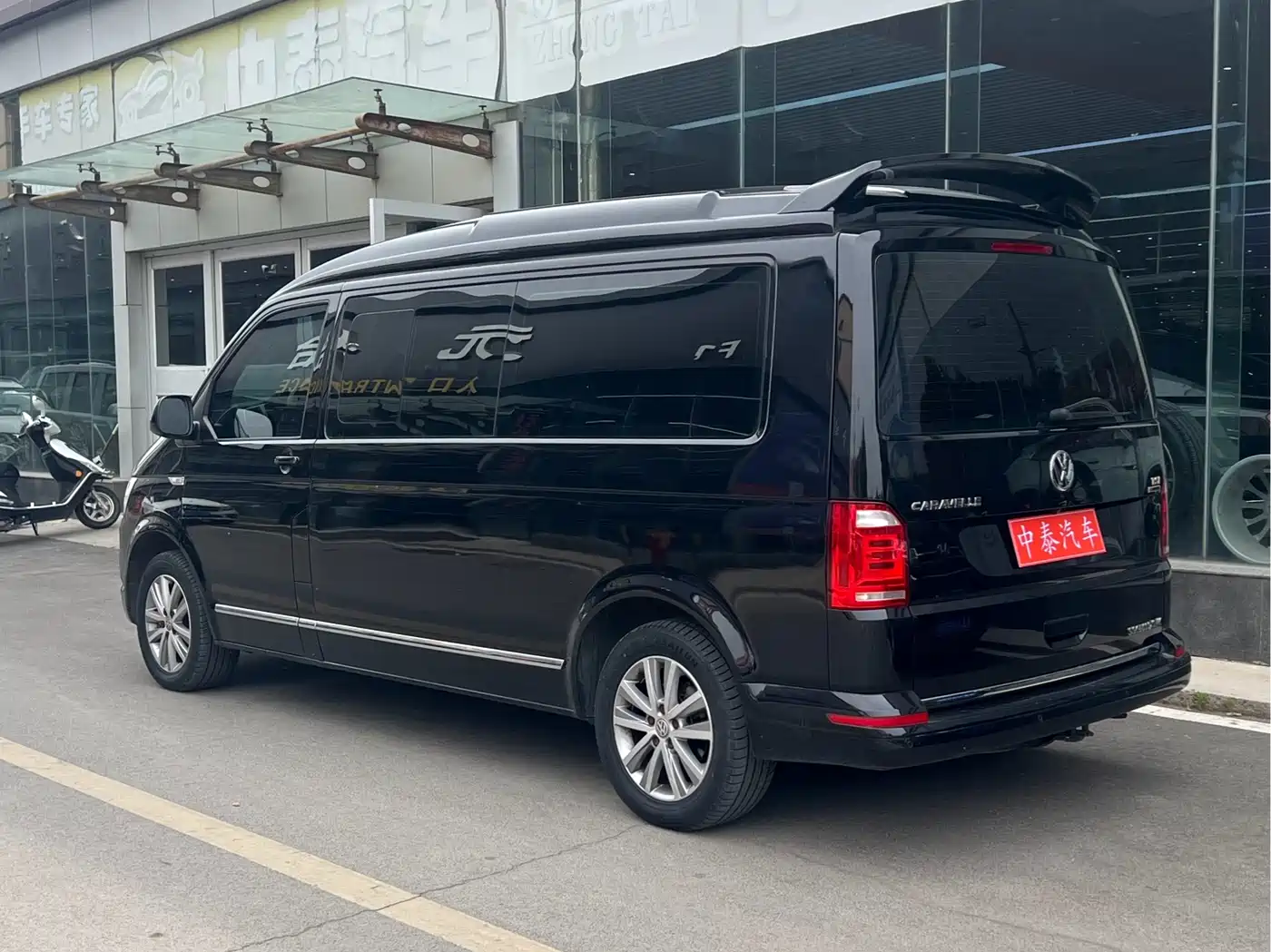 Volkswagen Caravelle 2019 2.0TSI 4WD Luxury 7-seater фото 4