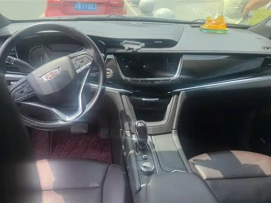 Cadillac XT6 2021 2.0T 6-seater 4WD Luxury фото 12