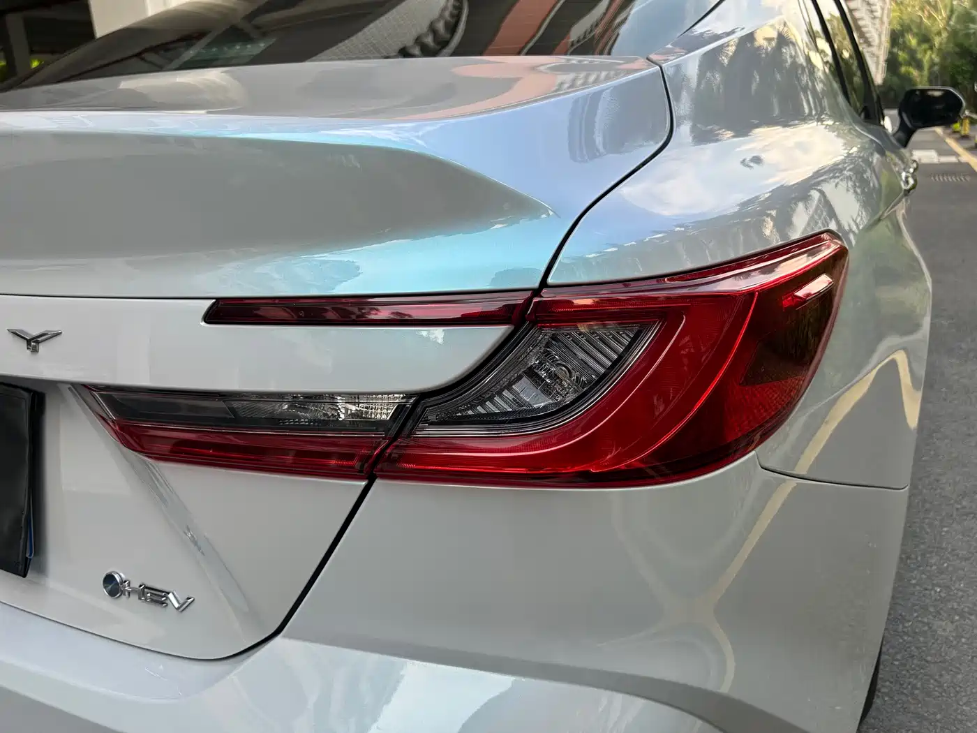 Toyota Camry 2024 Hybrid 2.0HGVP Luxury Edition фото 10
