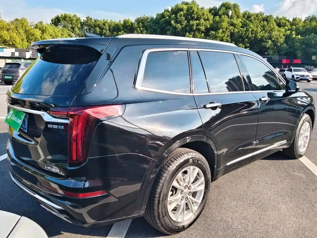 Фото 7 - Cadillac XT6