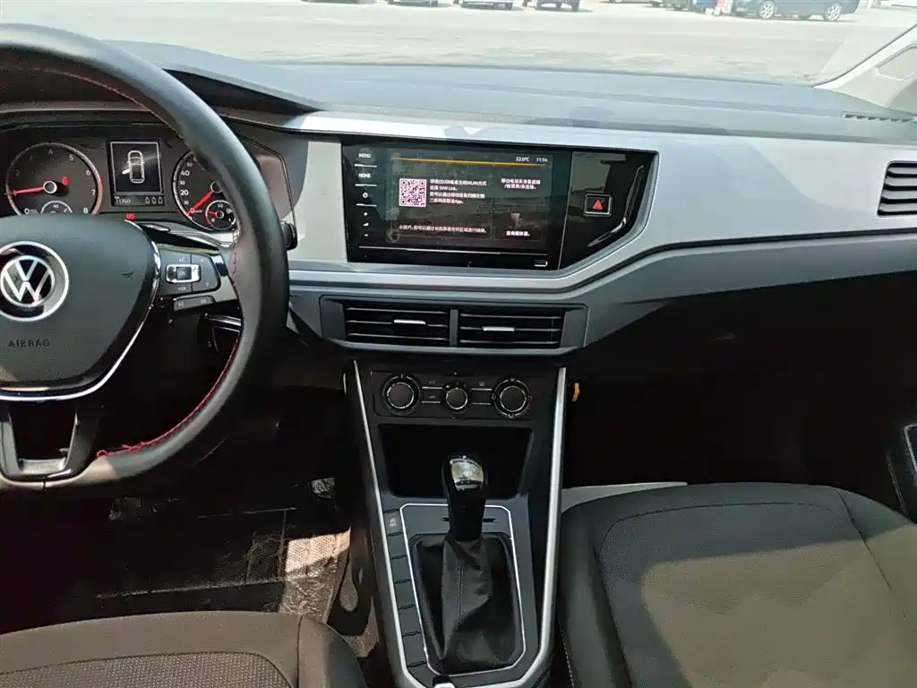 Volkswagen Polo 2021 Plus 1.5L Automatic Panorama Enjoyment Edition фото 9