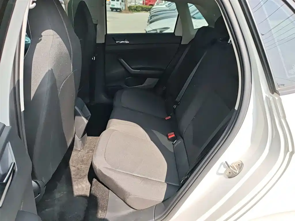 Volkswagen Polo 2021 Plus 1.5L Automatic Panorama Enjoyment Edition фото 13