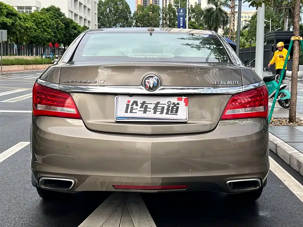 Фото 23 - Buick LaCrosse