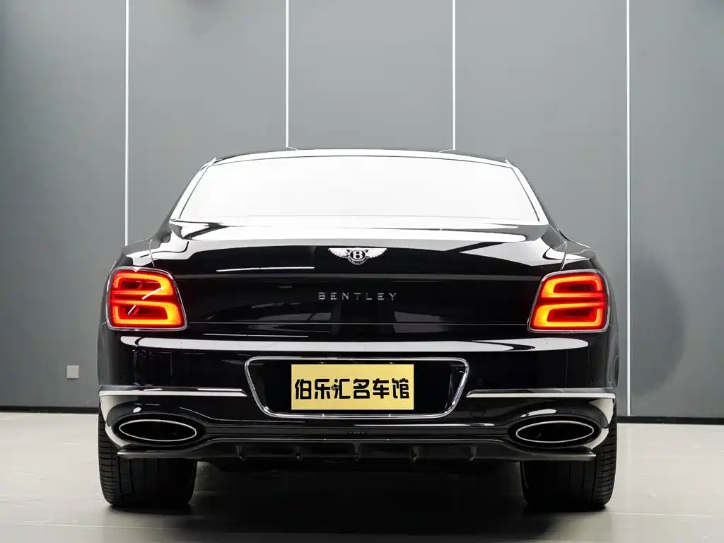 Bentley Flying Spur Plug-in Hybrid 2026 2025 Model Year 4.0T V8 Mulliner