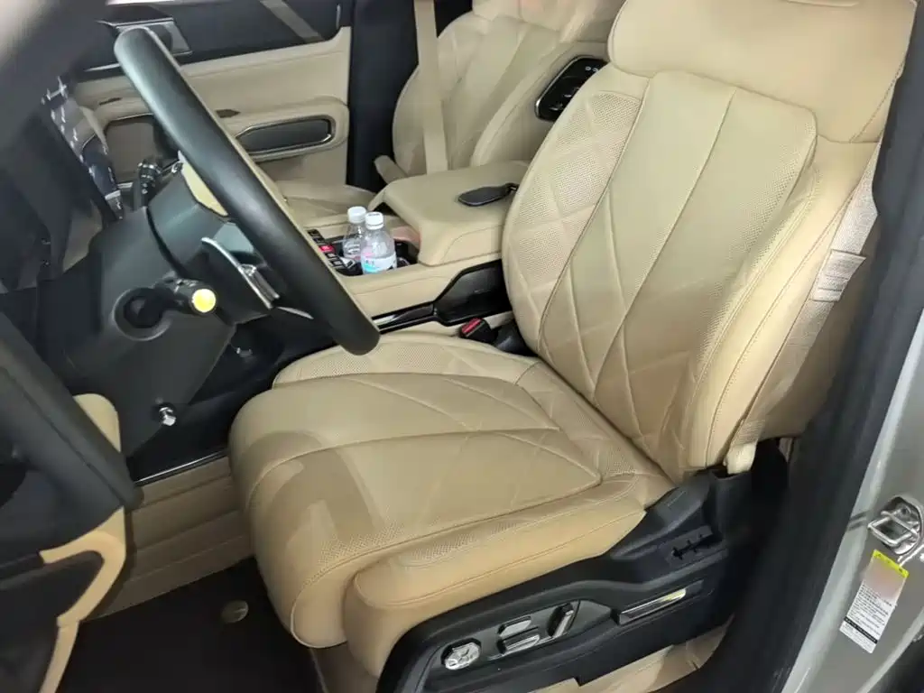 Fang Cheng Bao Leopard 8 2024 2025 Zhiyong Flagship 7-Seater