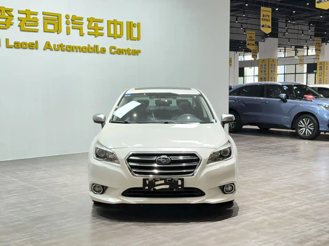 Subaru Legacy 2017 2.5i AWD Glory Edition фото 3