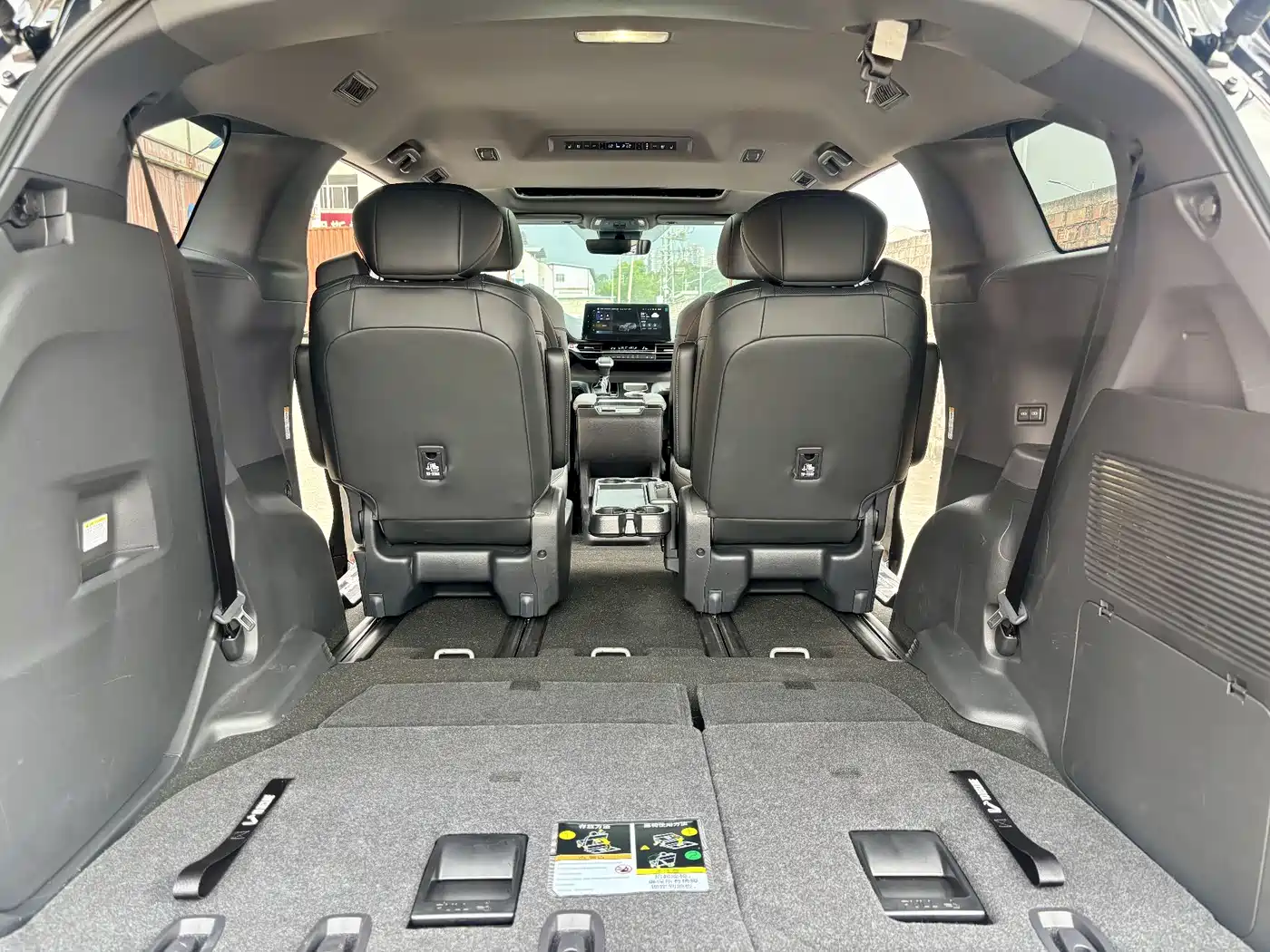 Toyota Sienna 2024 2.5L Hybrid 4WD Premium Edition фото 15