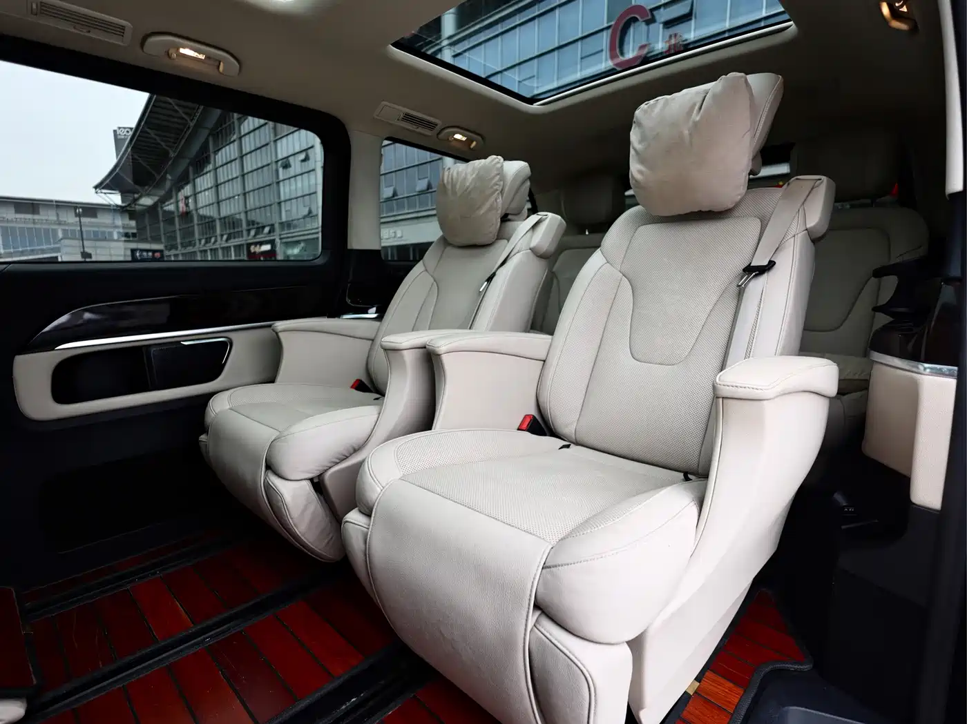 Фото 11 - Mercedes-Benz V-Class