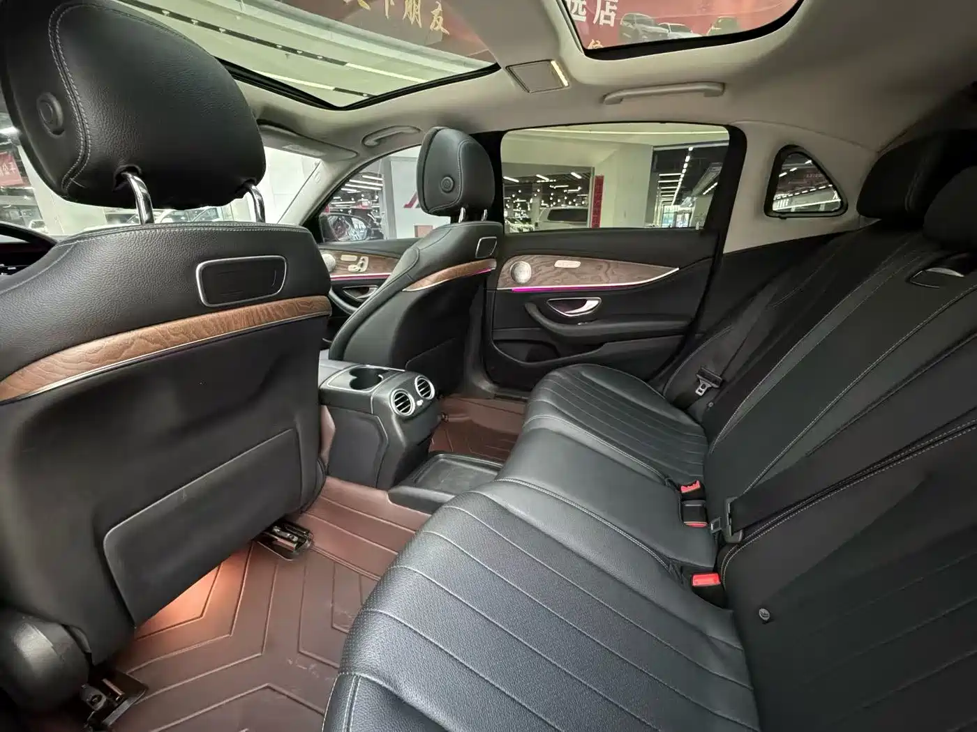 Mercedes-Benz E-Class 2016 E 300 L Luxury фото 5