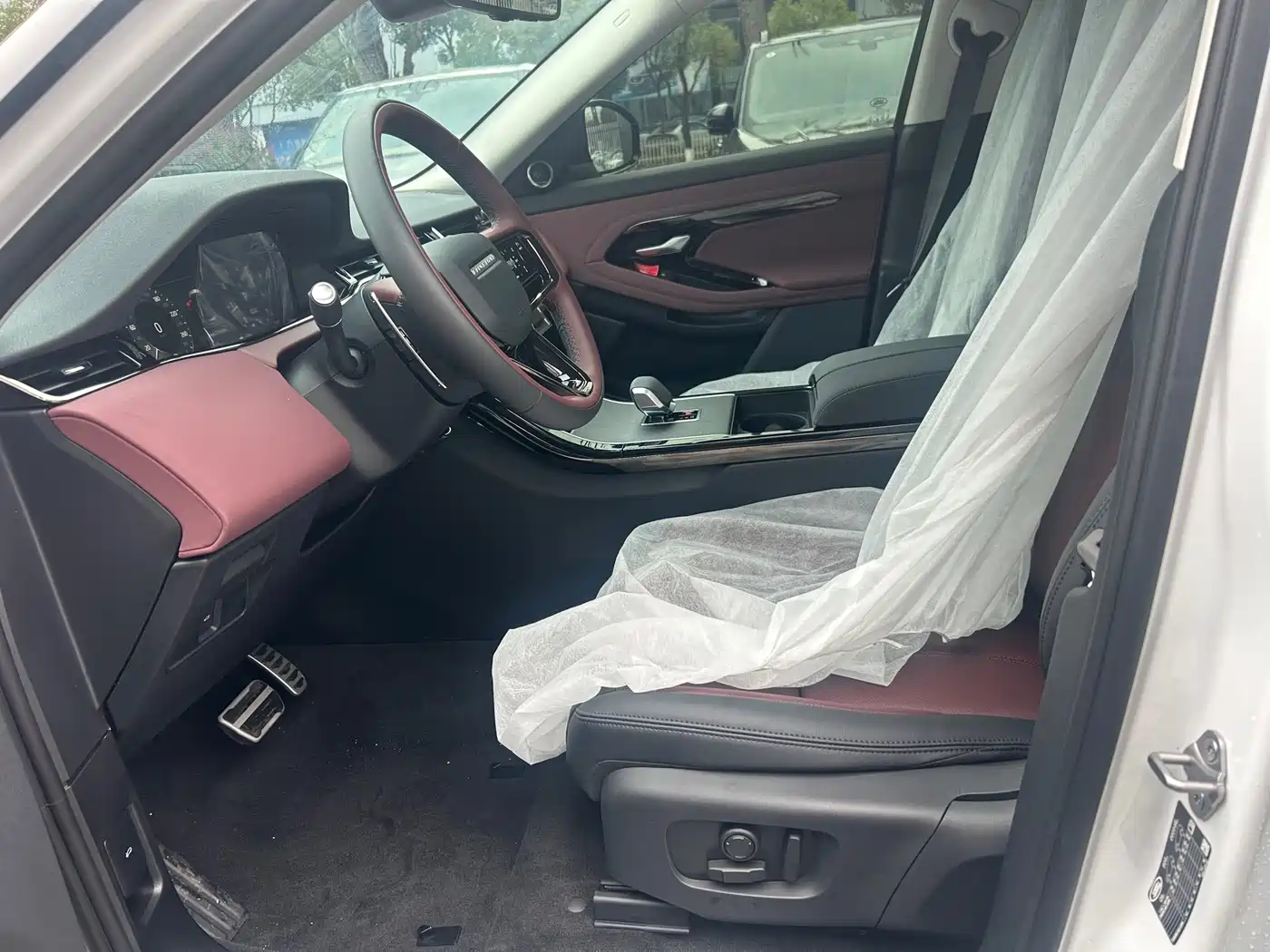 Land Rover Range Rover Evoque 2026 Range Rover Evoque L SE фото 6