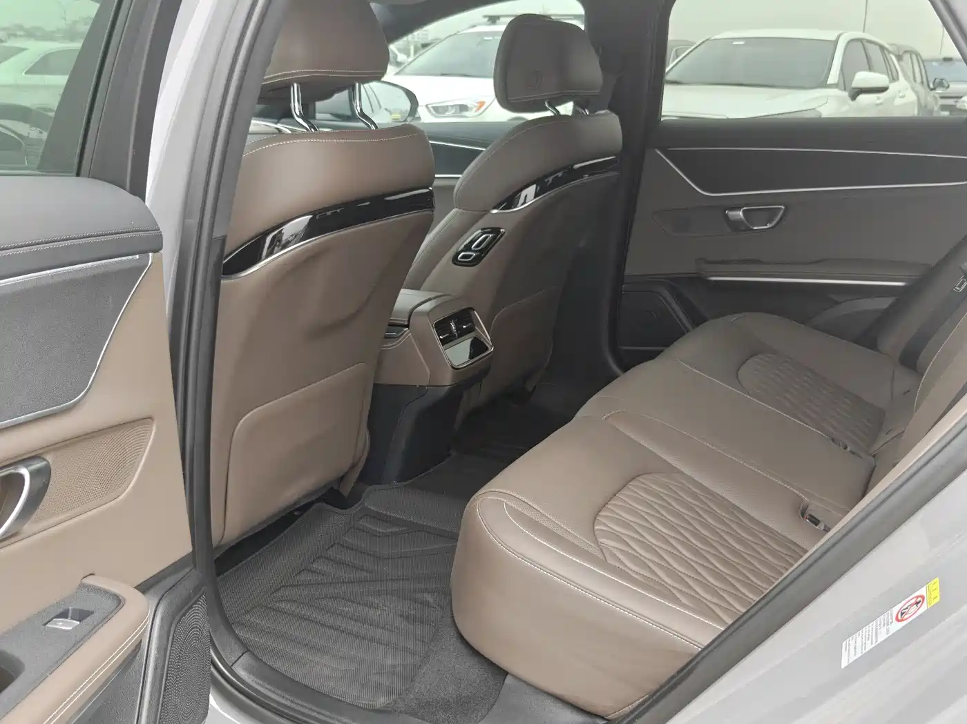 BYD Han 2025 DM-i 125KM Elite фото 9