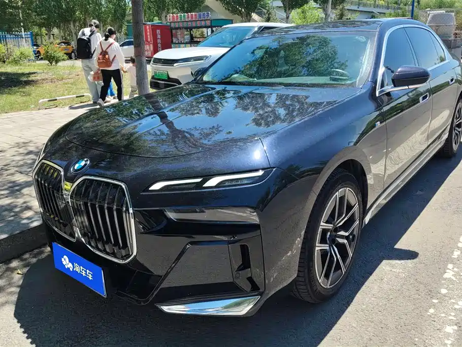 BMW 7 Series 2023 Model 735Li M Sport Package