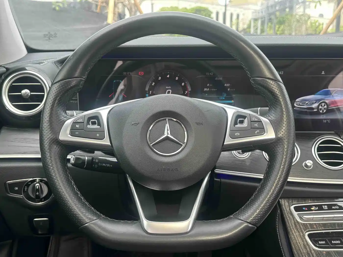 Mercedes-Benz E-Class 2016 E 300 L Sport Luxury фото 7