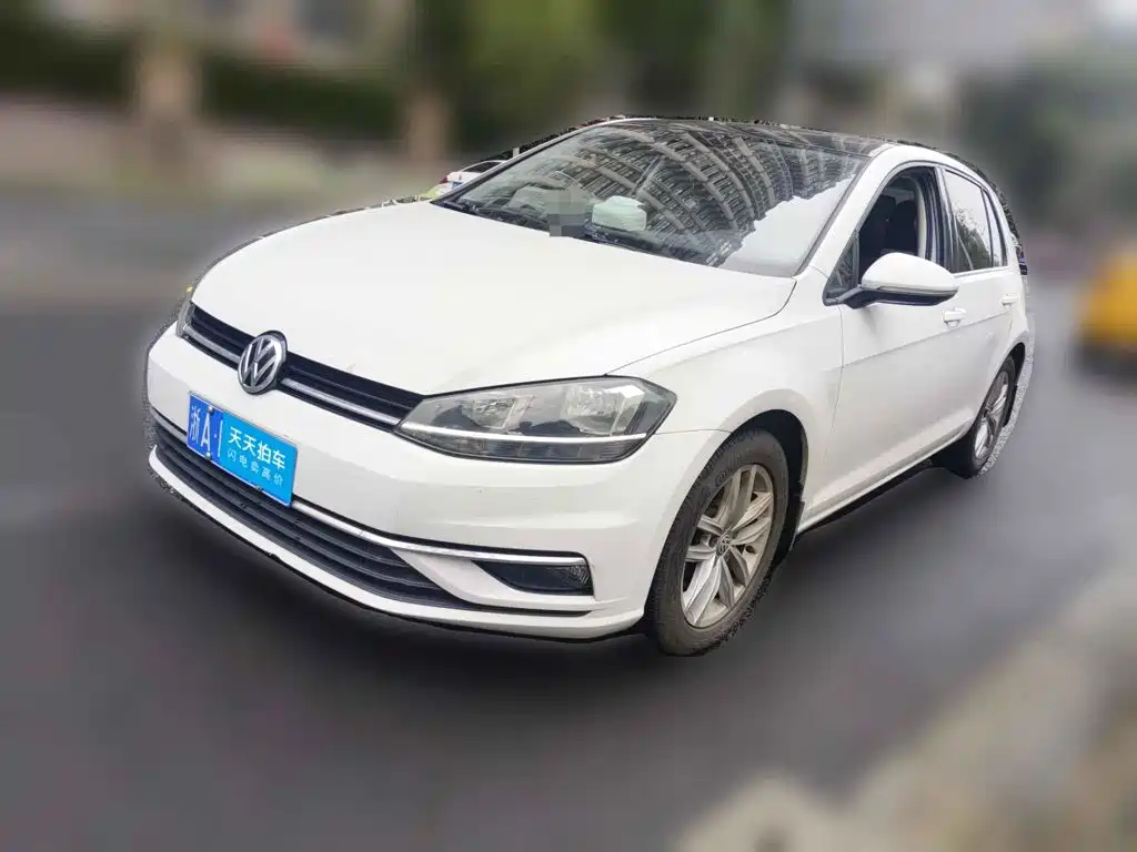 Photo 1 - Volkswagen Golf
