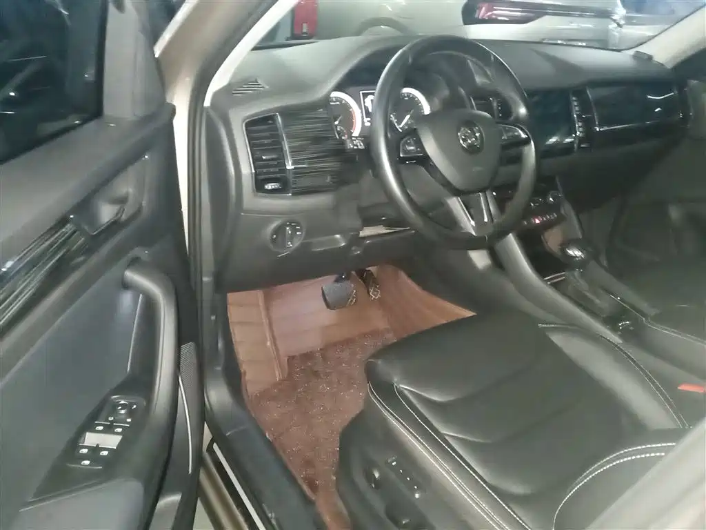 Škoda Kodiaq 2018 Facelift TSI330 5-seat 2WD Premium Luxury Edition фото 16