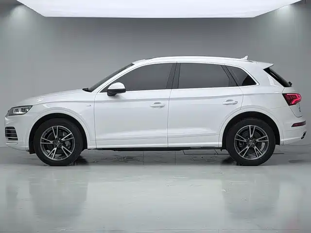 Photo 7 - Audi Q5L