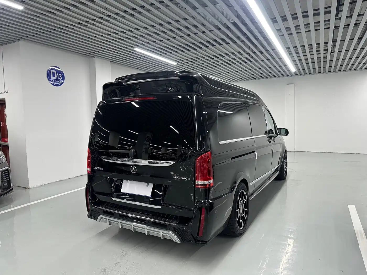 Mercedes-Benz V-Class 2018 V 260 L Premium Long Wheelbase Edition China VI фото 16