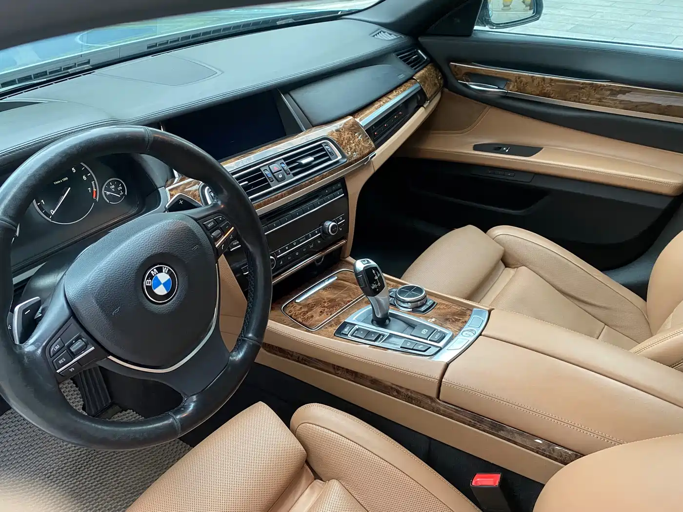 BMW 7 Series 2013 740Li Hybrid Edition фото 8