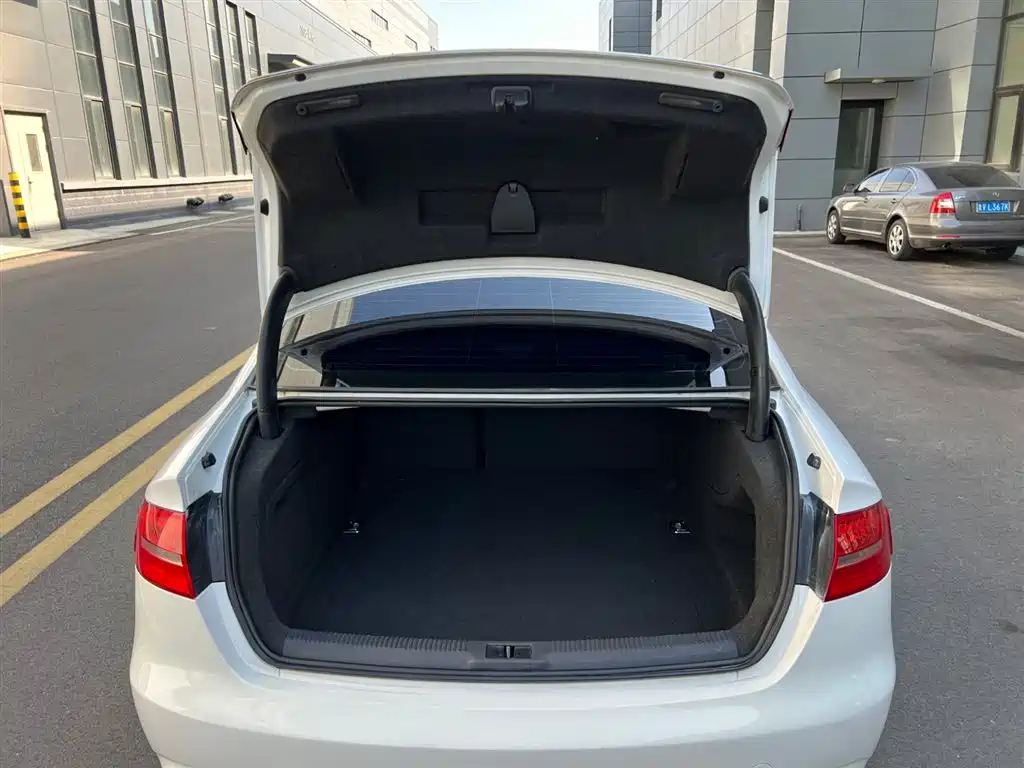 Audi A4L 2013 35 TFSI Automatic Comfort фото 15