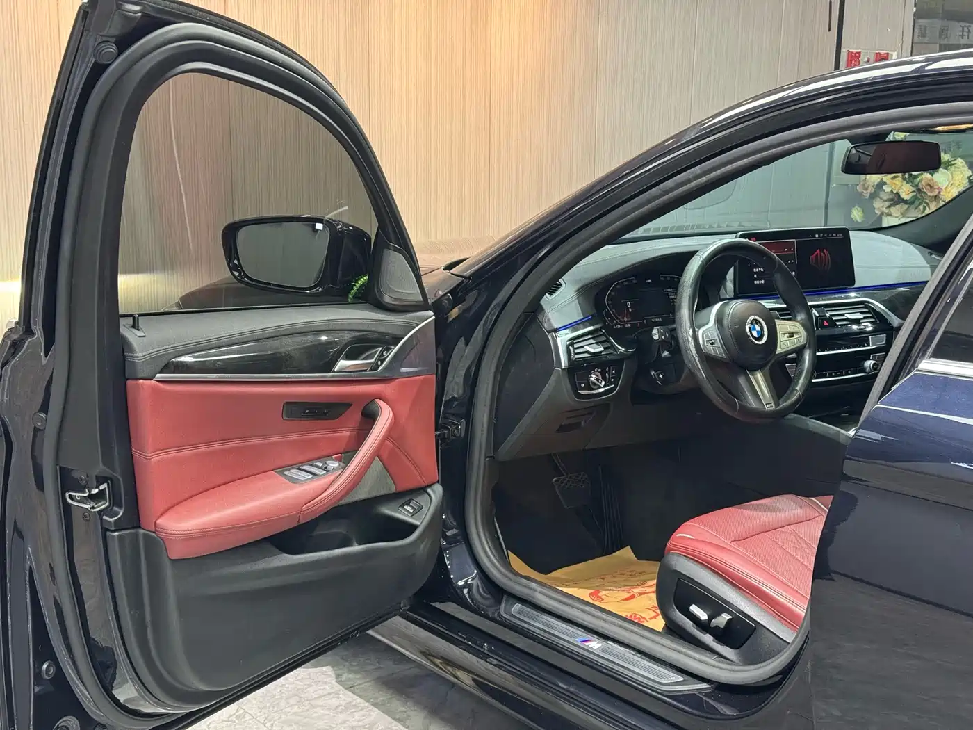 BMW 5 Series 2022 Model Second Facelift 525Li M Sport Package фото 4