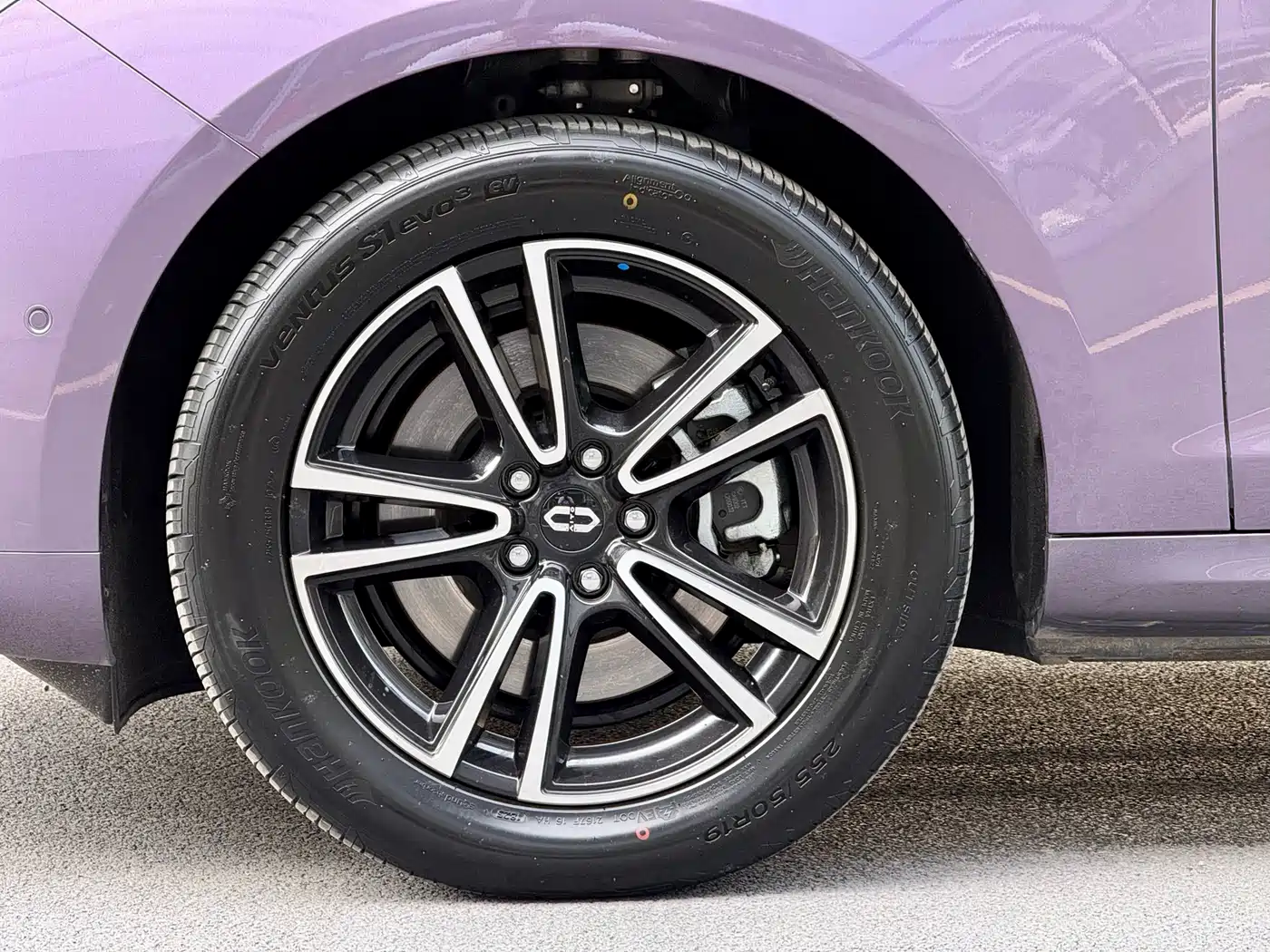AITO Wenjie AITO M5 2025 Extended Range Ultra AWD фото 4