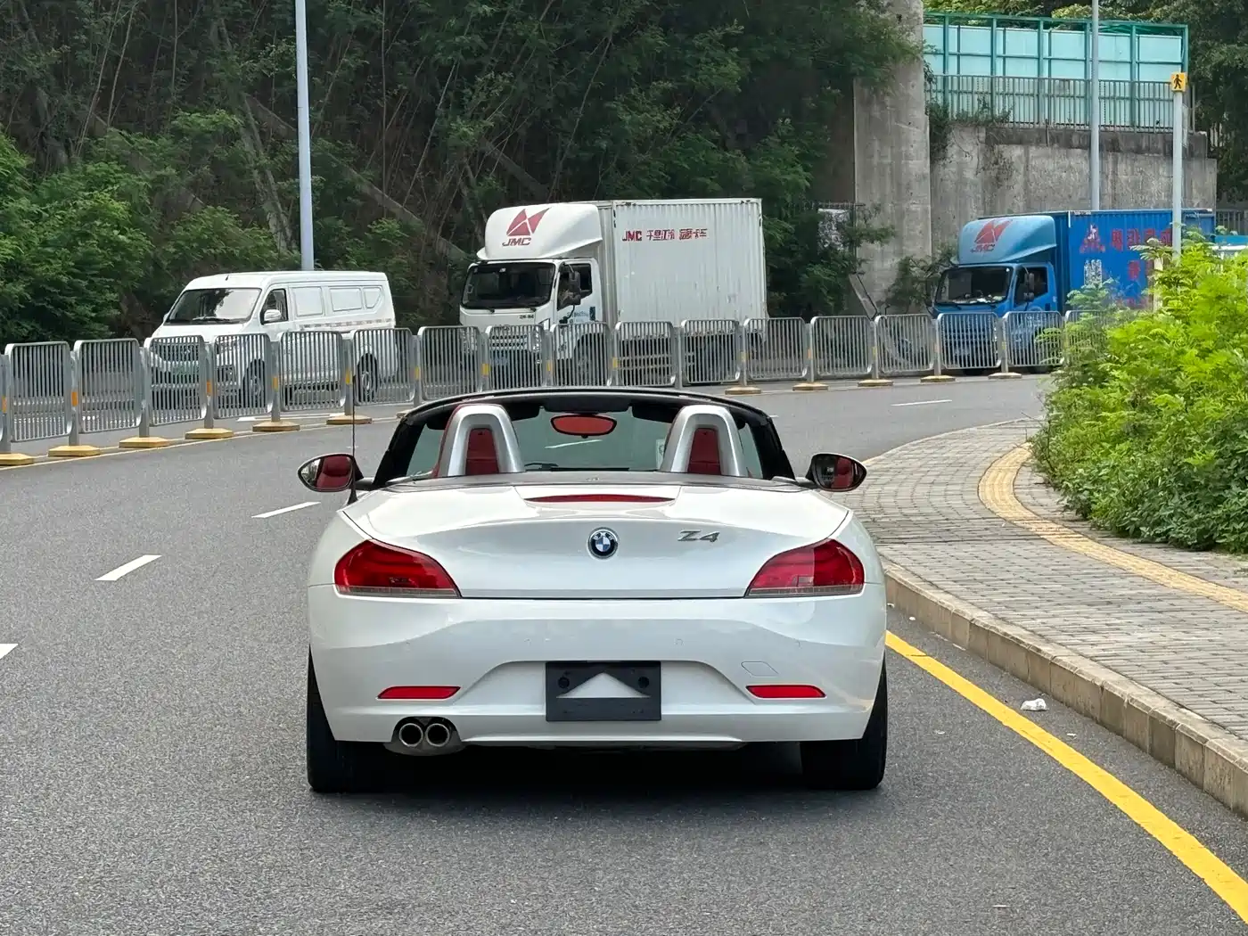 BMW Z4 2013 sDrive20i Leading фото 16