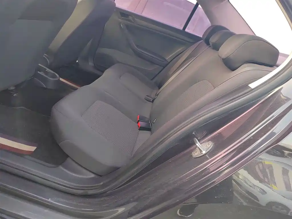 Volkswagen Jetta 2017 1.5L Automatic Fashion фото 17