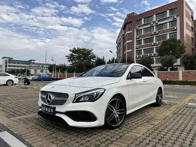 MERCEDES-BENZ CLA