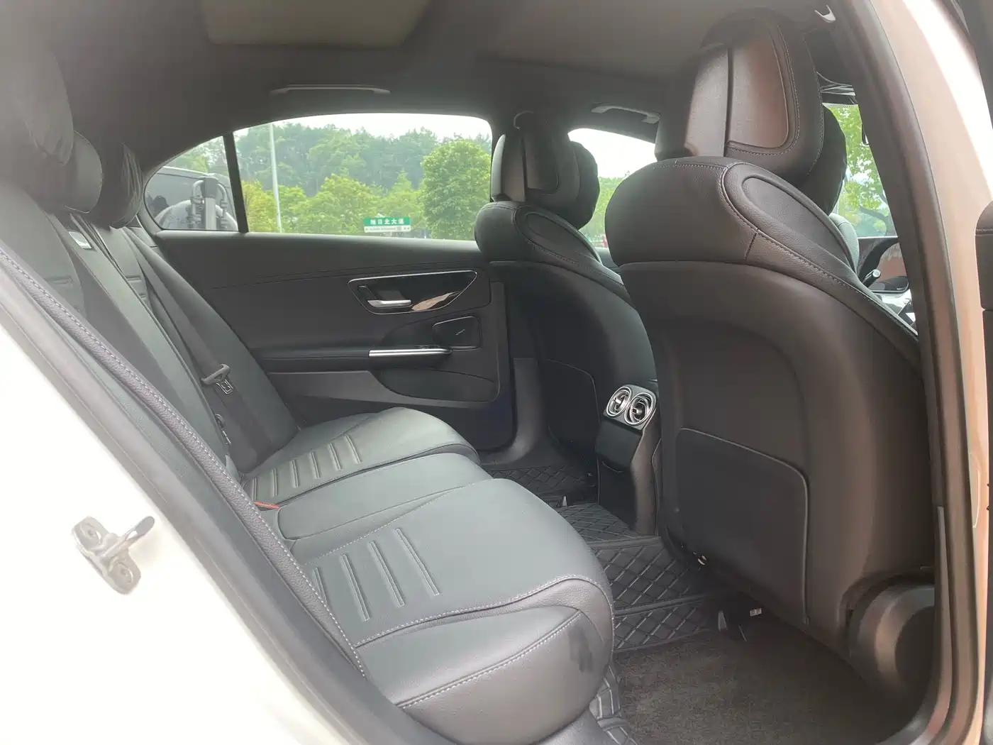 Mercedes-Benz C-Class 2025 C 260 L Sport Edition фото 6
