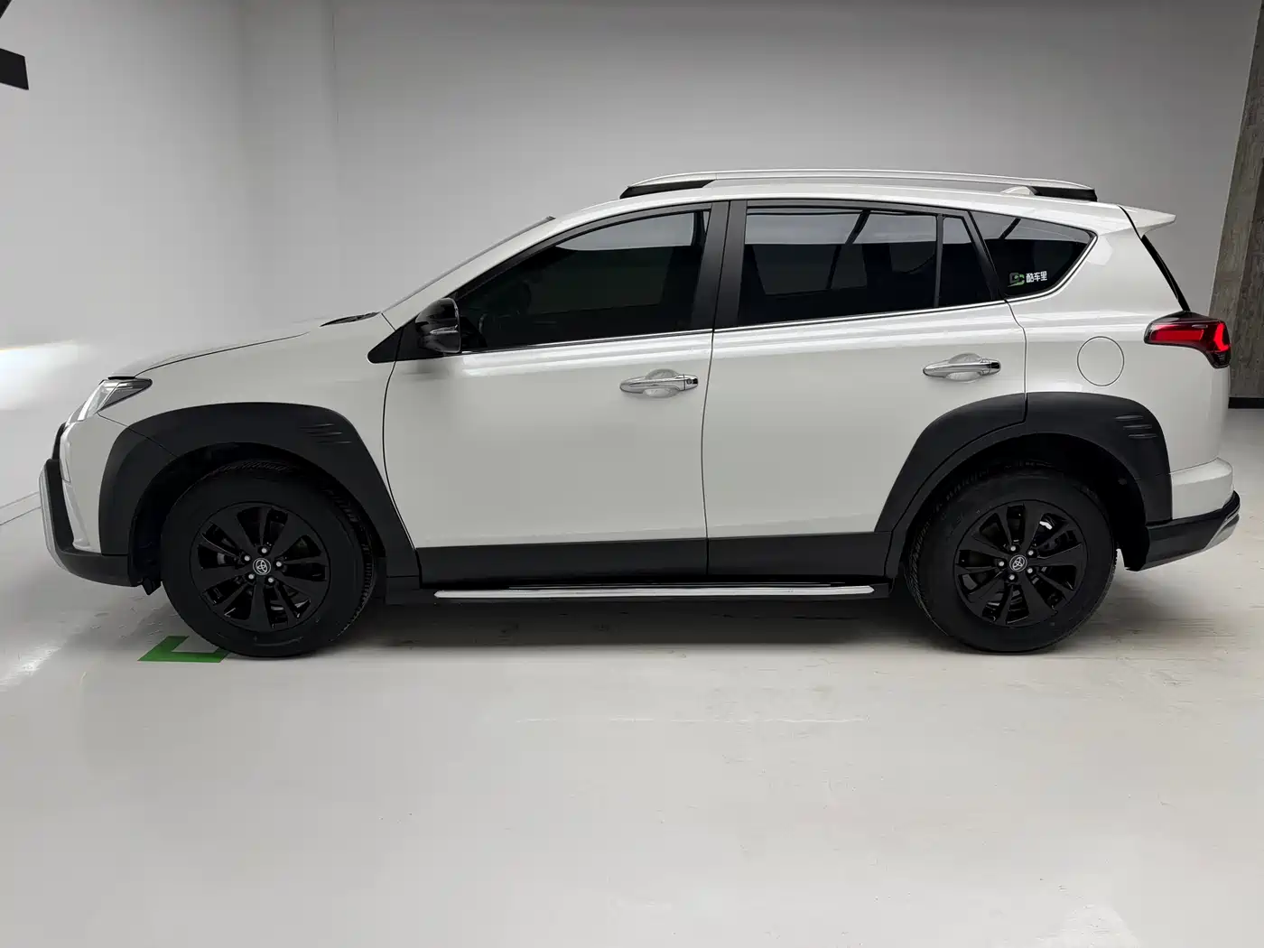 Toyota RAV4 Rongfang 2019 2.0L CVT 2WD Style X Limited Edition China VI фото 7