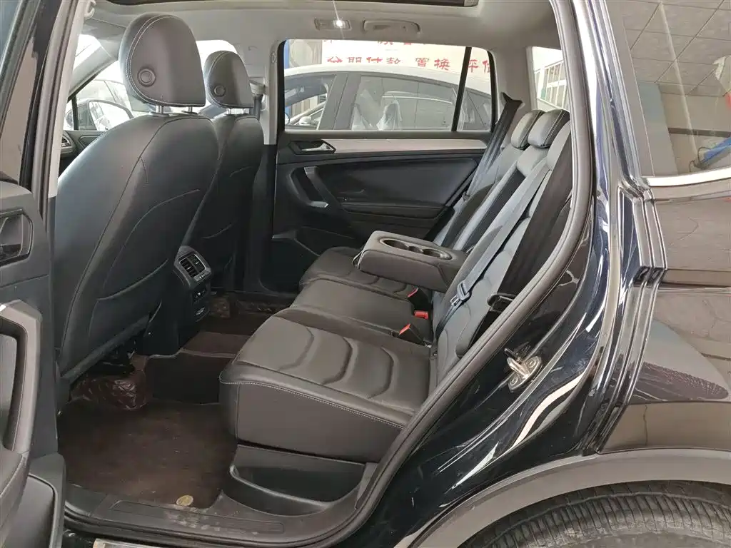 Volkswagen Tiguan L 2021 330TSI Automatic 2WD Smart фото 17