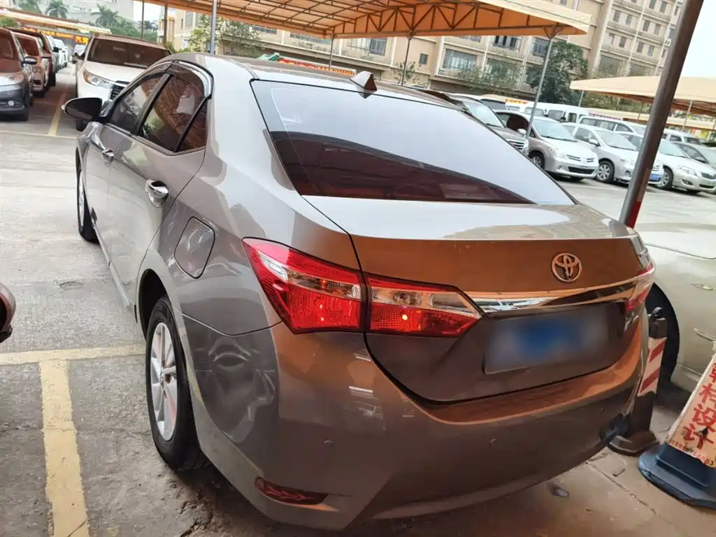 Toyota Corolla 2017 1.6L CVT GL фото 5