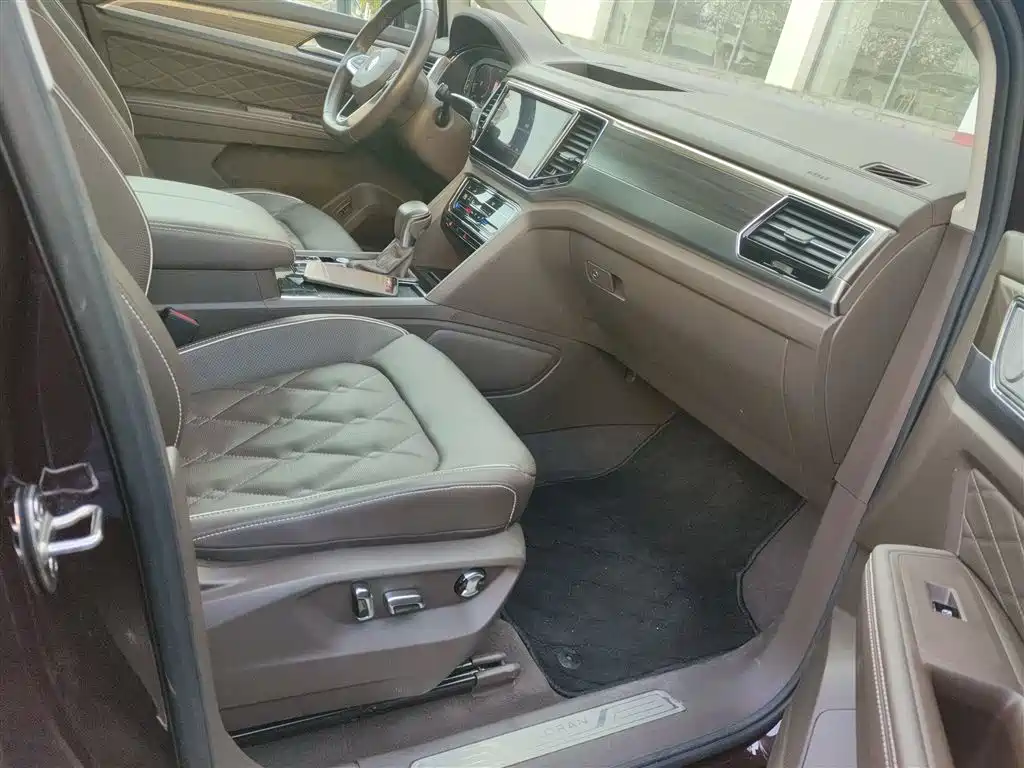 Volkswagen Viloran 2020 380TSI Premium фото 17