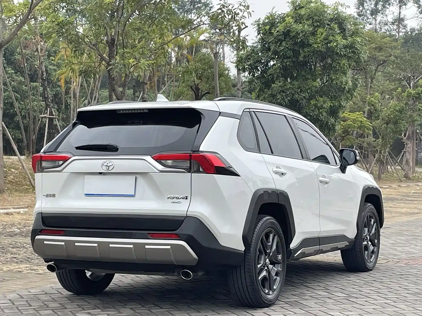 Toyota RAV4 Rongfang 2022 2.0L CVT 4WD Premium Edition фото 8