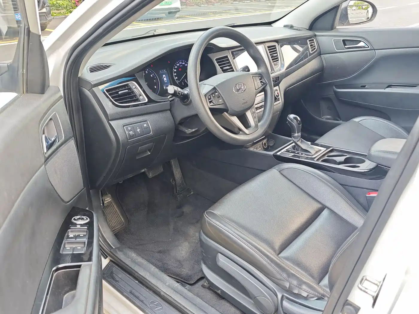 Hyundai Mistra 2016 1.8L Automatic Smart GLS фото 8